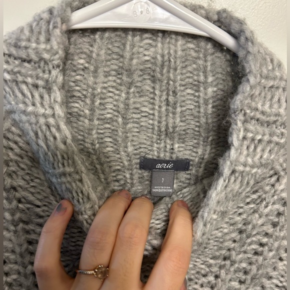 Aerie Light Gray Cropped Mock Neck Knit Sweater - Picture 4 of 11